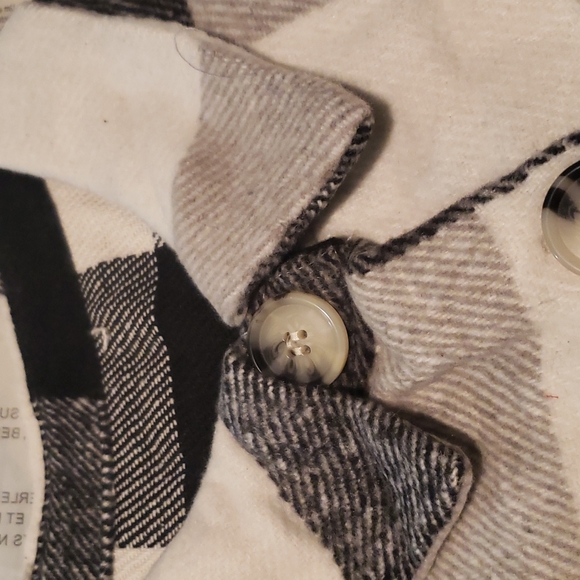 New boutique plaid shacket - Picture 8 of 8